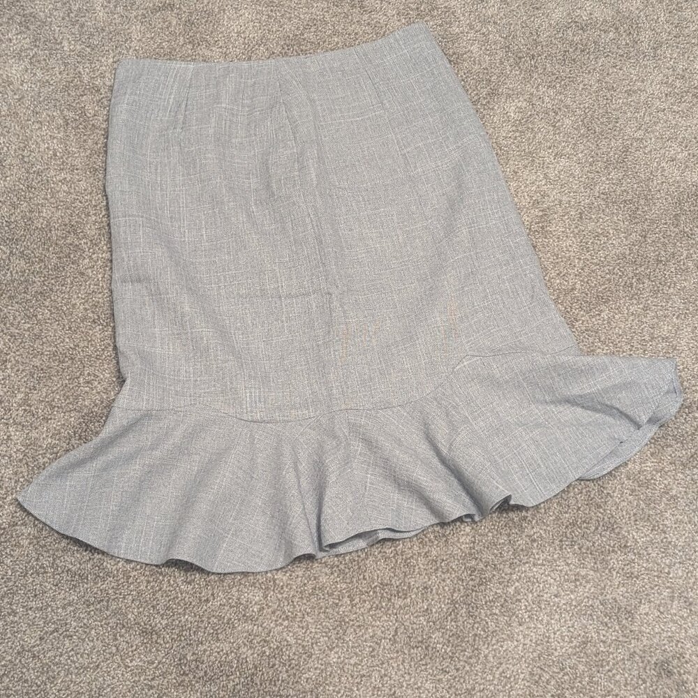 Isabella Light Gray Summer Work Skirt - Size 8  EUC